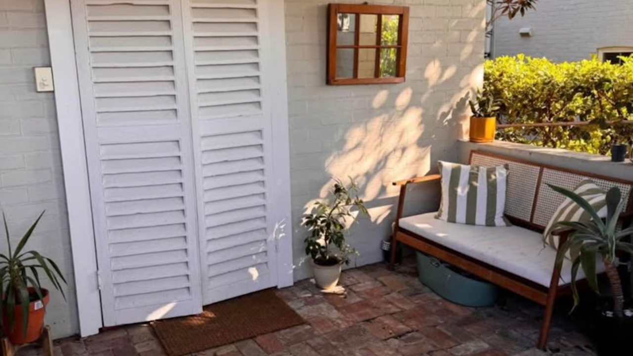 Room in a share house