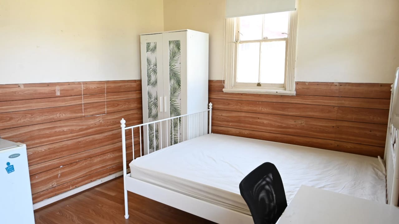 Furnished room in a share house