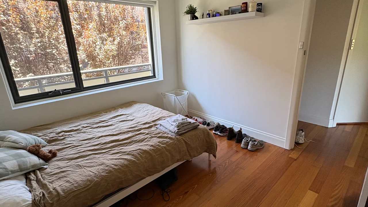 Unfurnished room in a flatshare