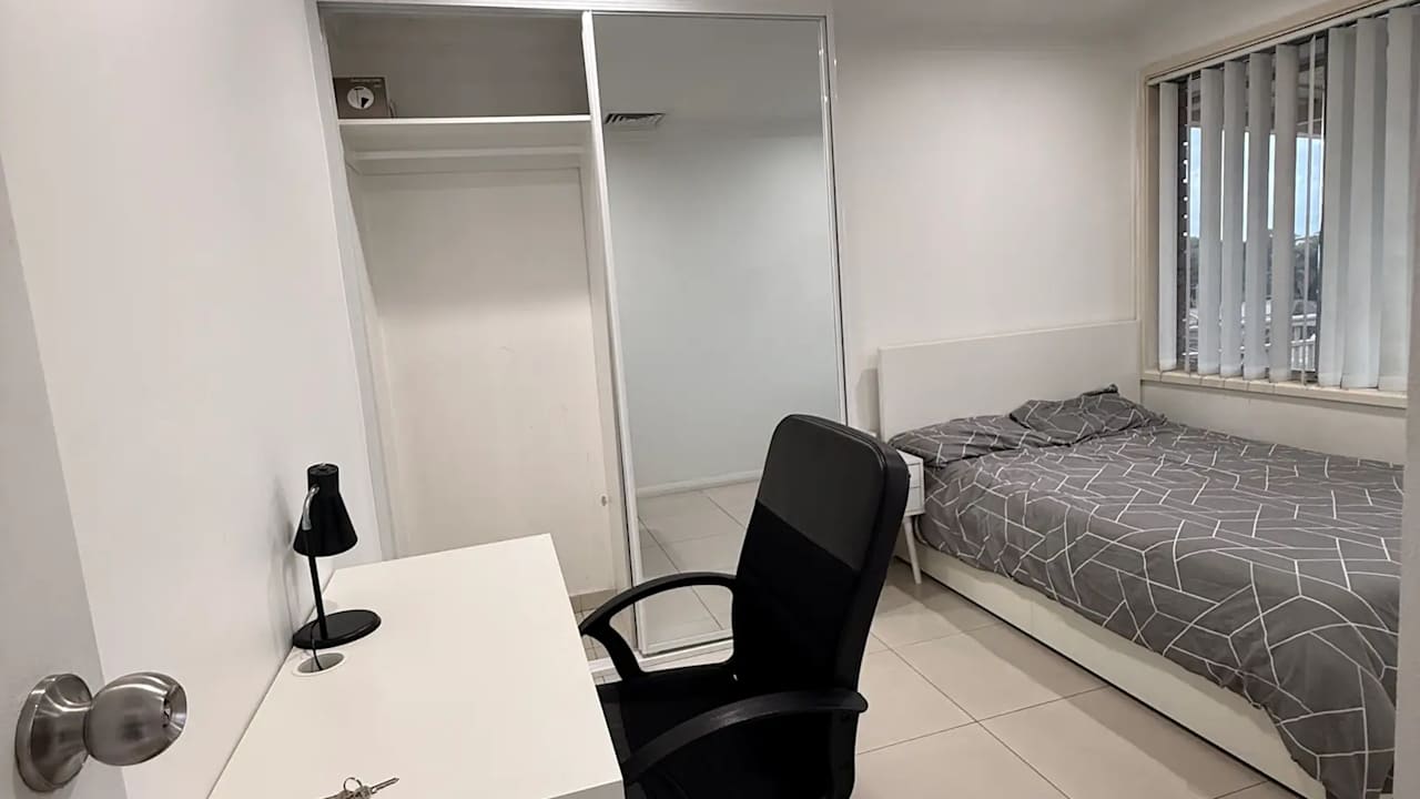 Furnished room in a share house