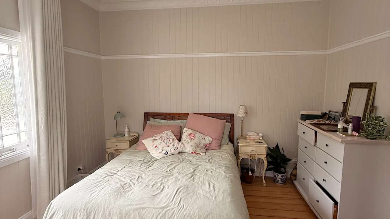 Room in a share house