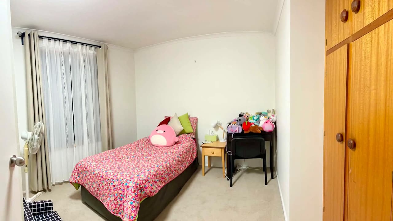 Furnished room in a share house