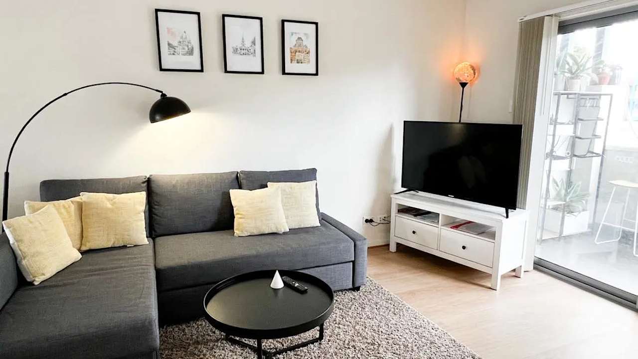 Whole property with 1 room for rent