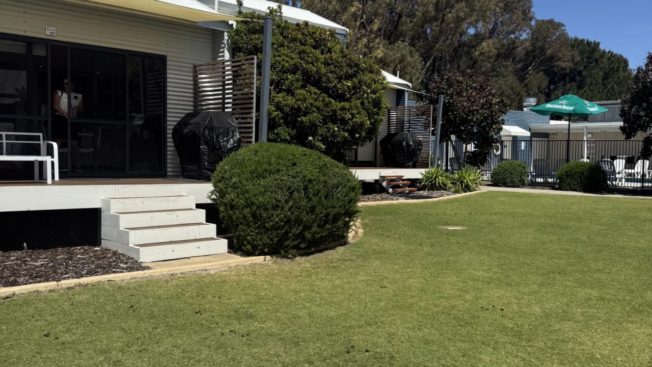 Whole property with 2 rooms for rent