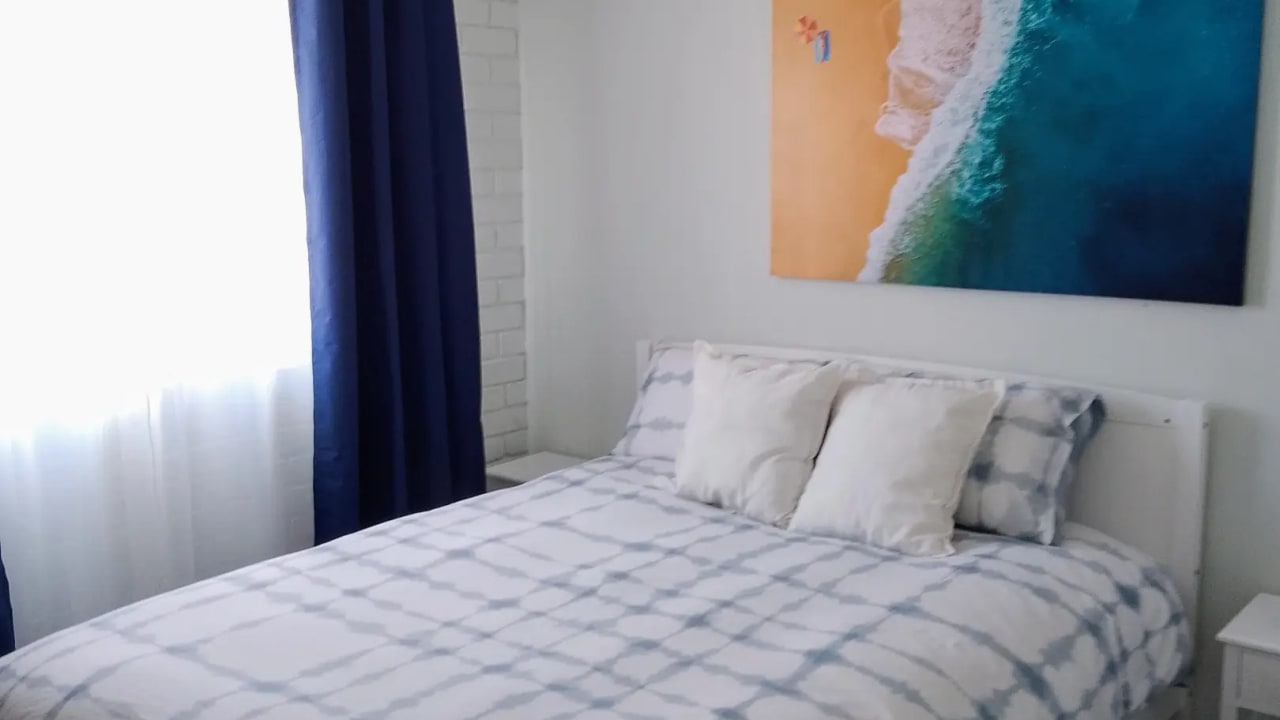 Furnished room in a flatshare