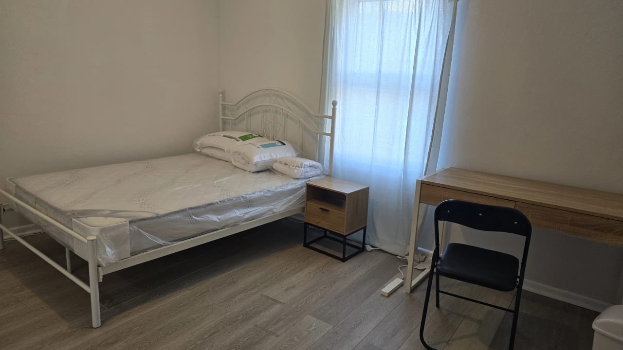 Furnished room in a share house