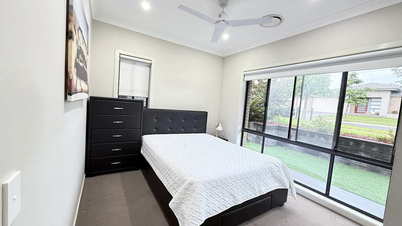 Furnished room in a share house