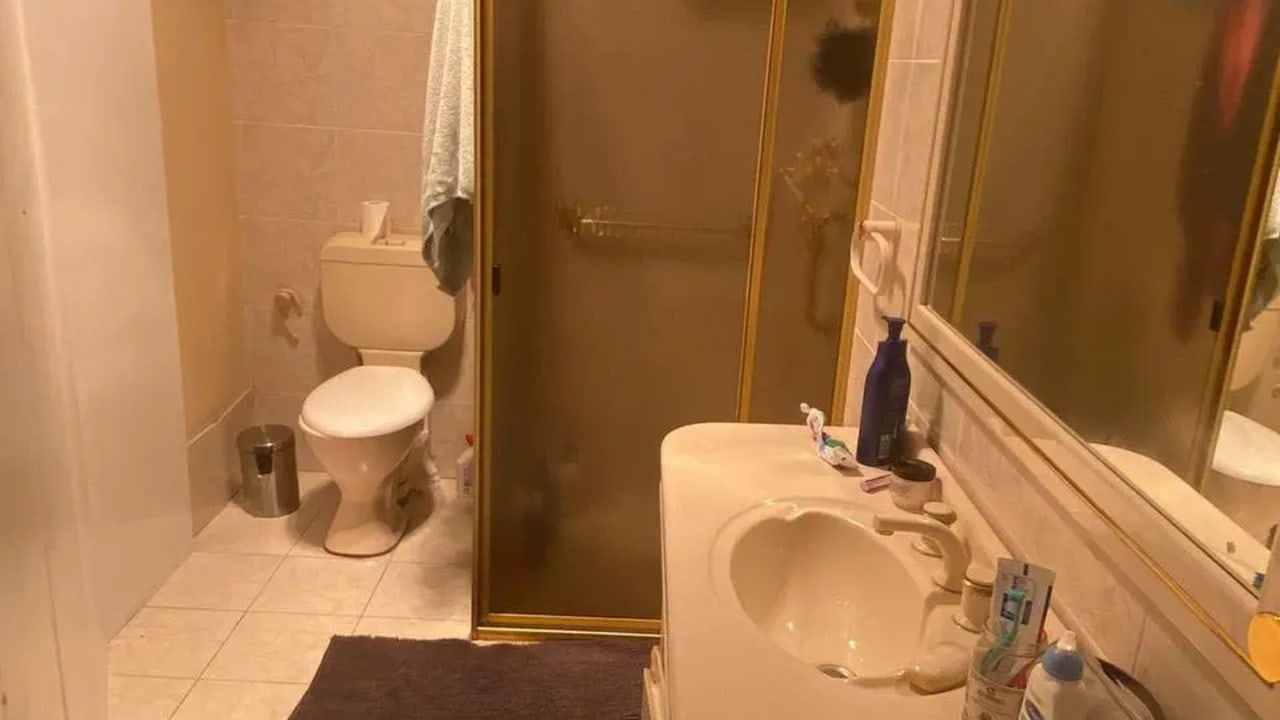 Furnished room with ensuite in a share house