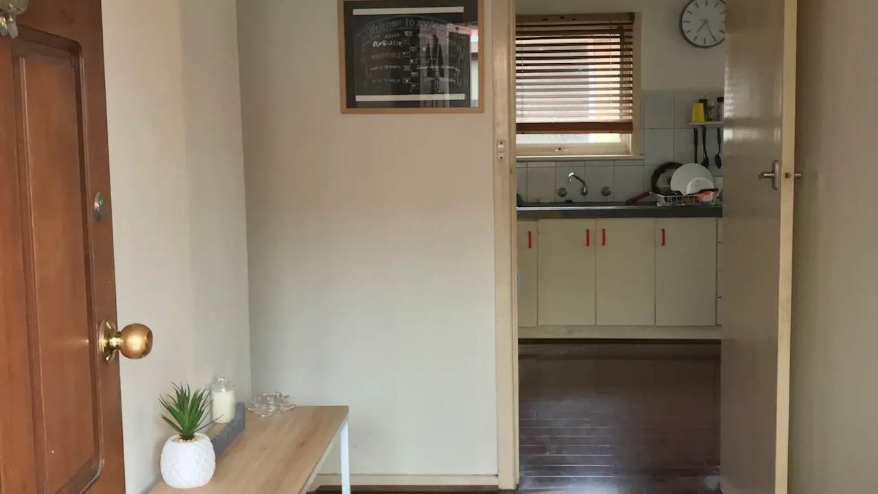 Furnished room in a share house
