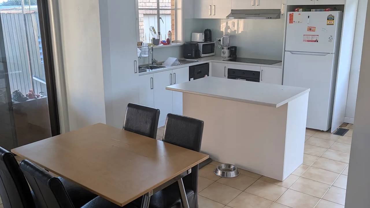 Room in a share house
