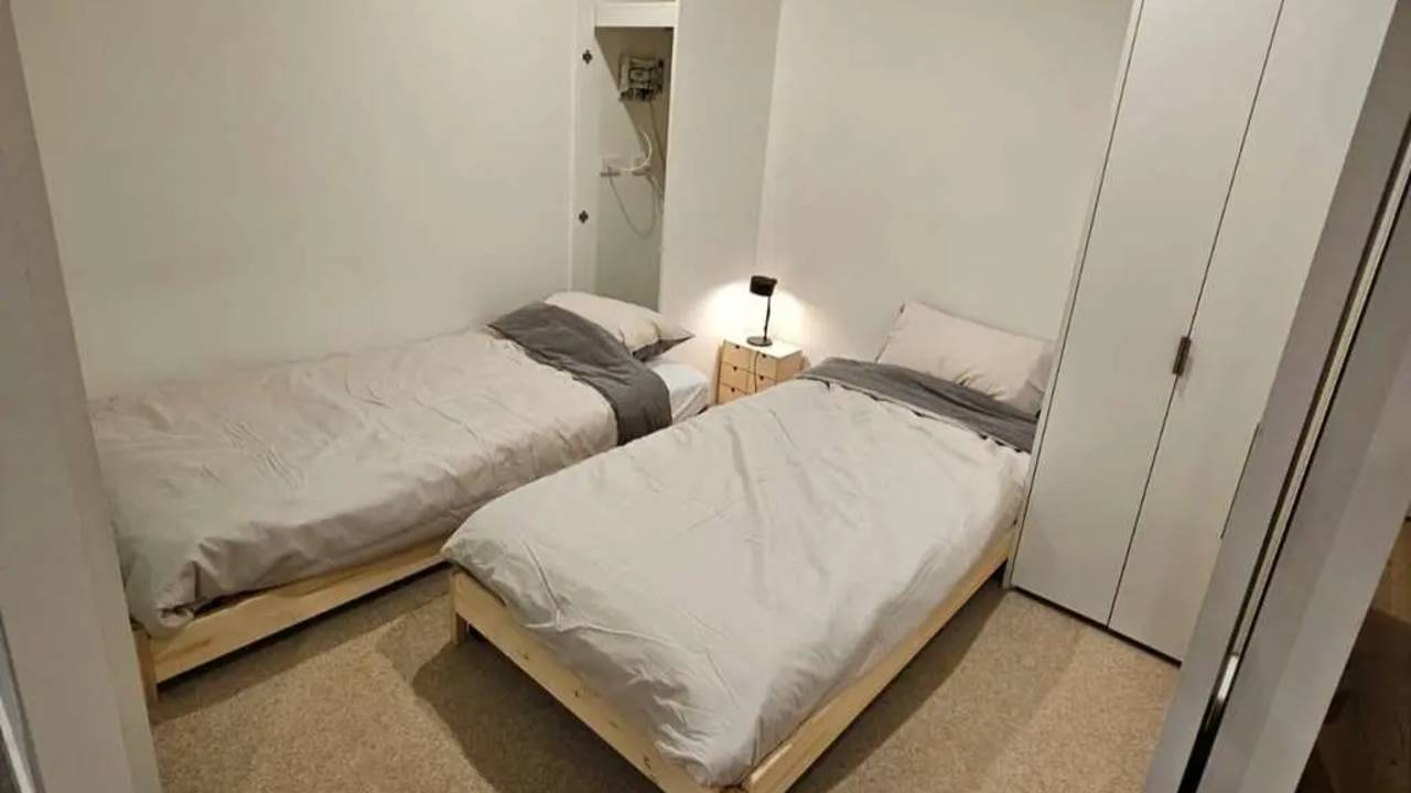 Furnished room with own bathroom