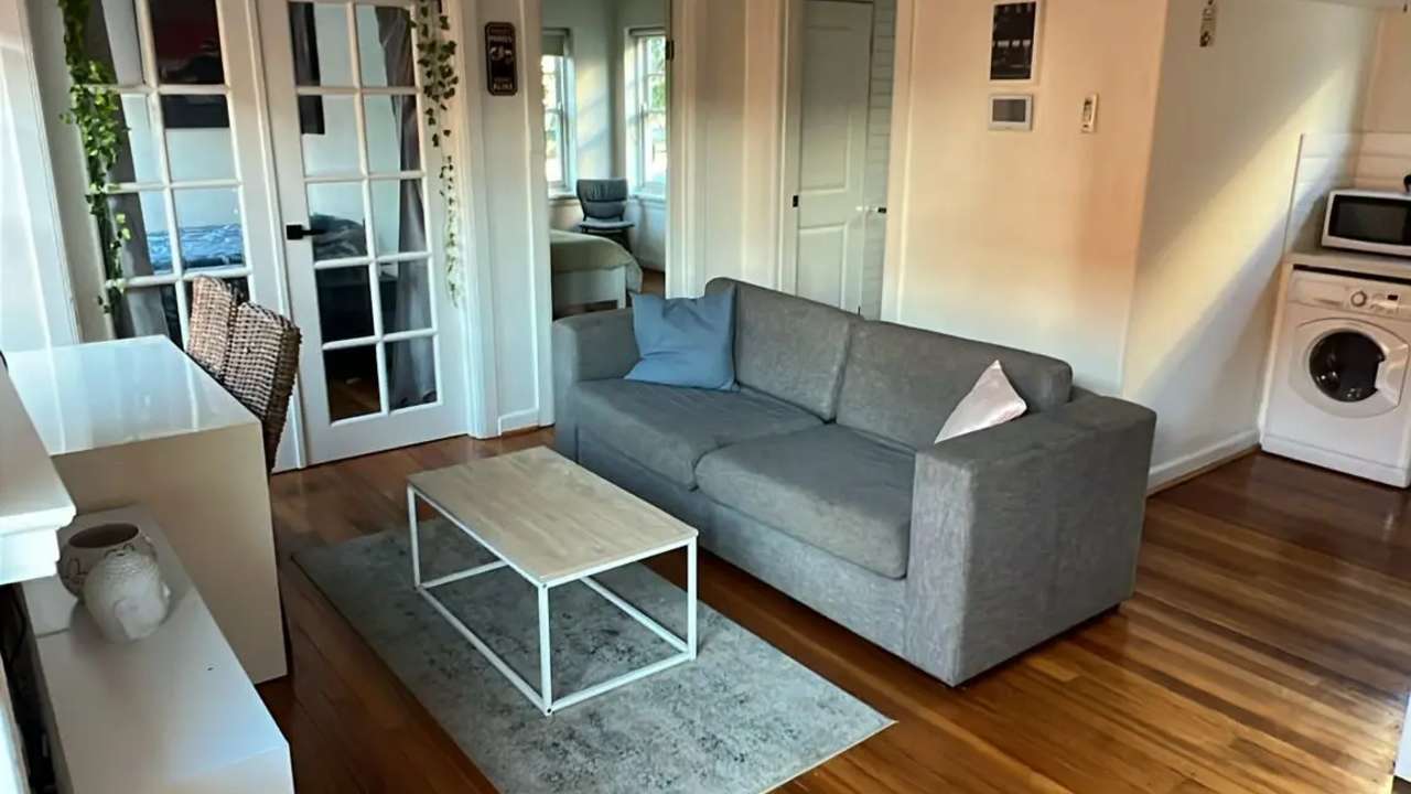 Whole property with 3 rooms for rent
