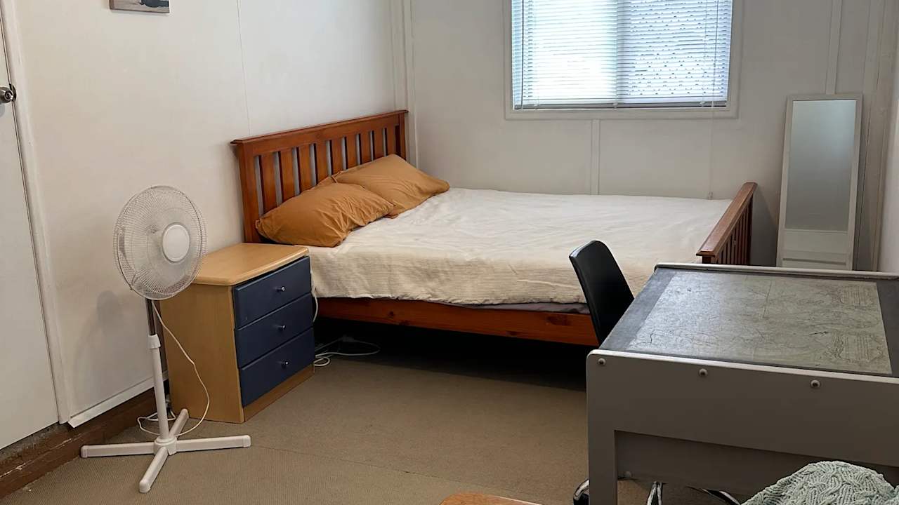 Furnished room in a share house