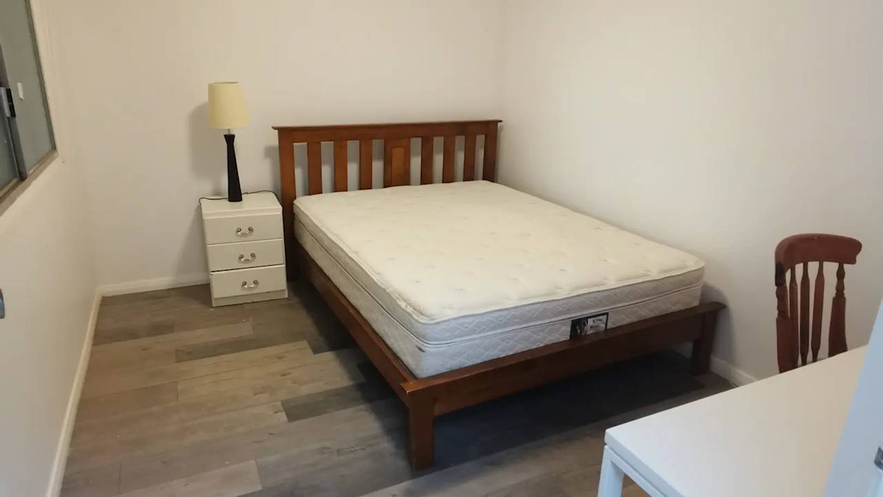 Room in a share house