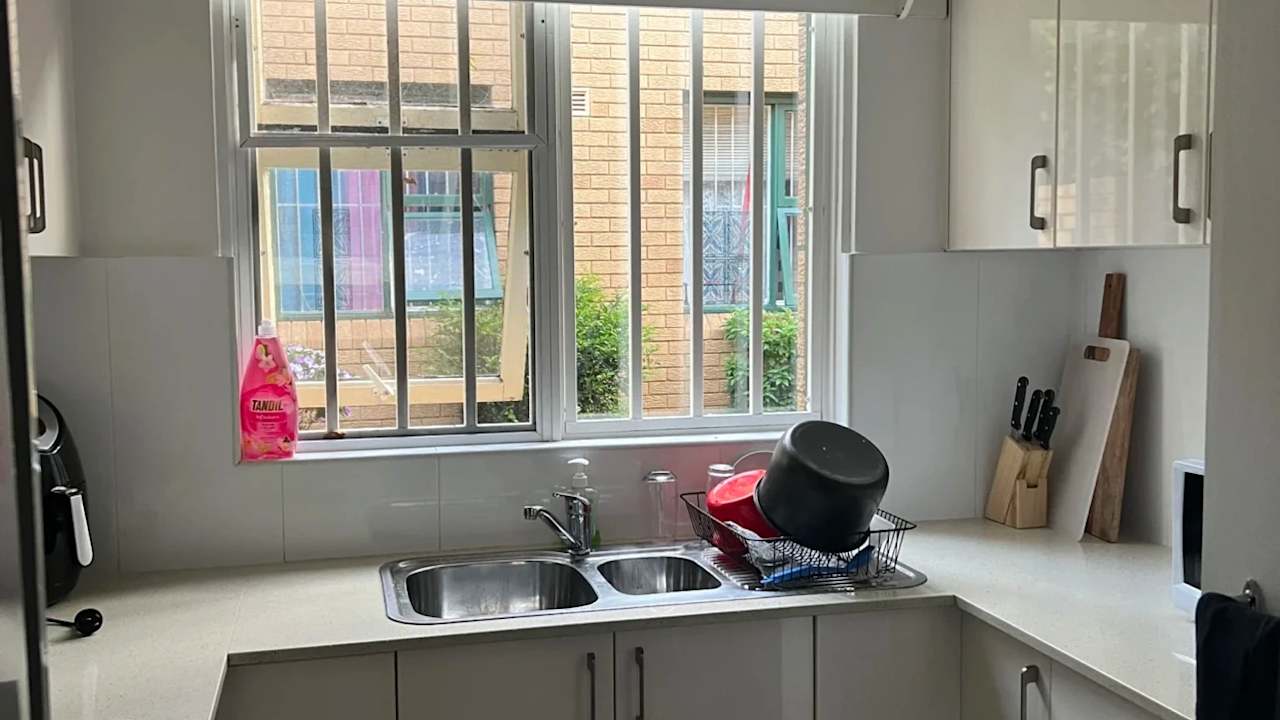 Furnished room in a flatshare