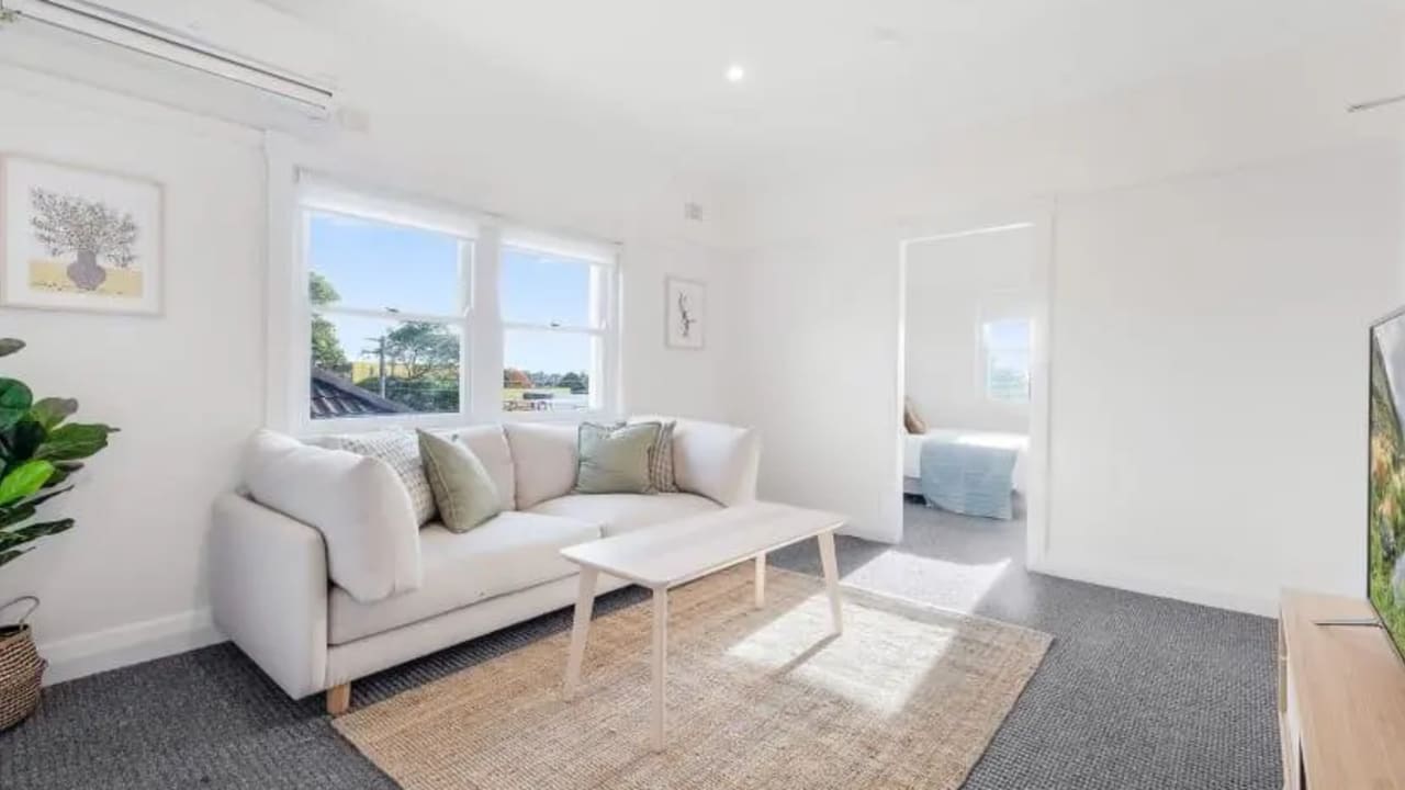 Whole property with 2 rooms for rent