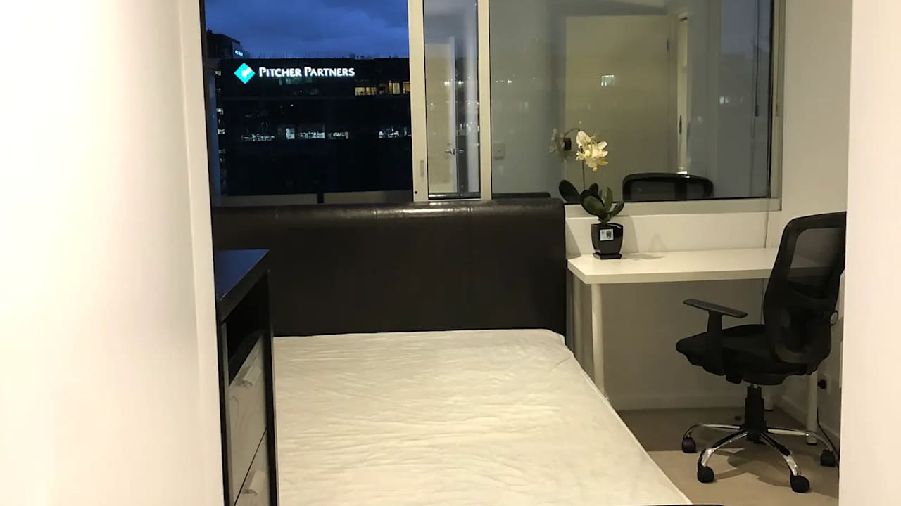 Furnished room with ensuite in a flatshare