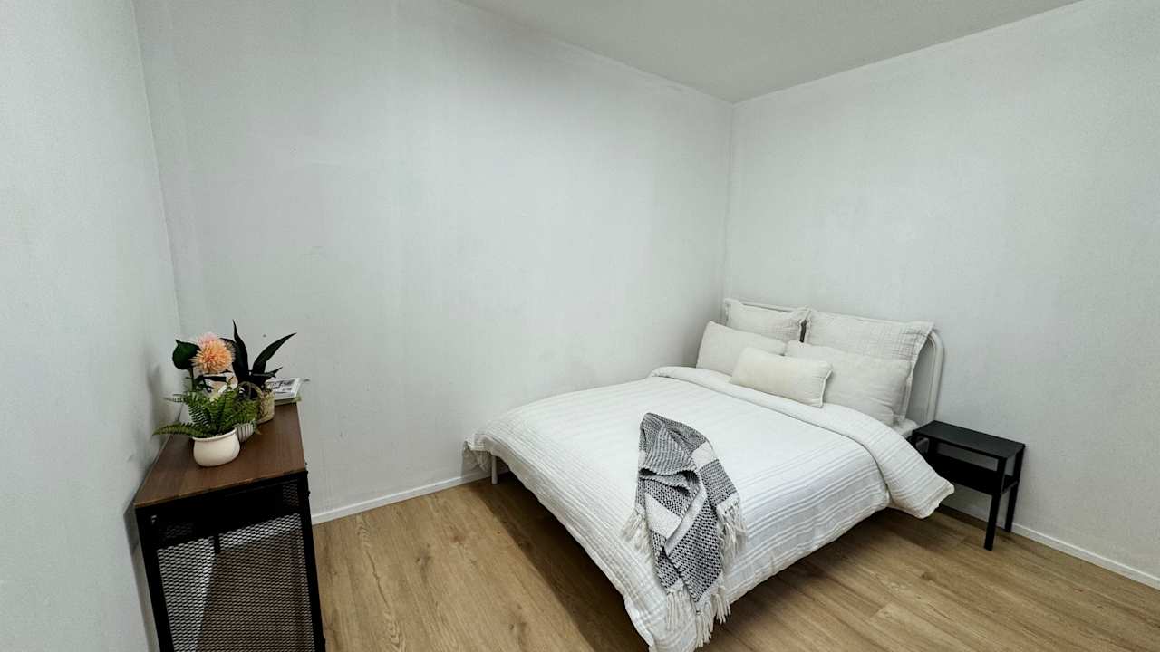 Furnished room in a flatshare