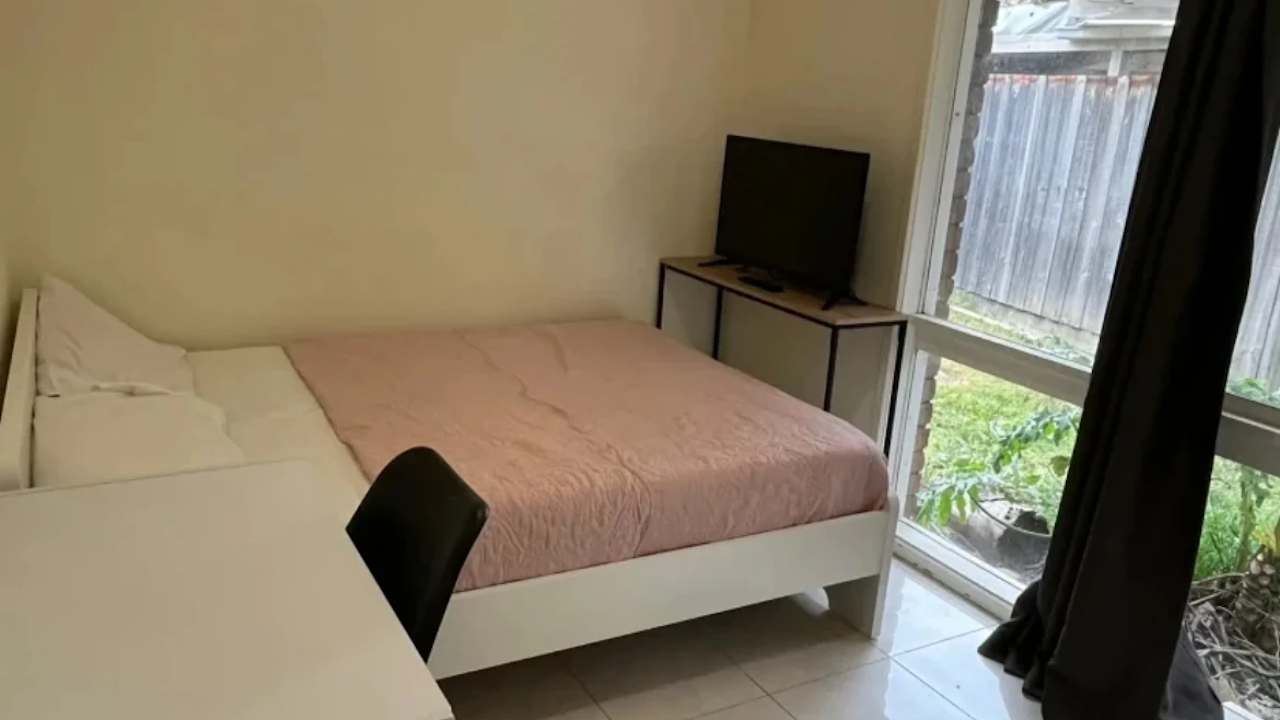 Room in a share house