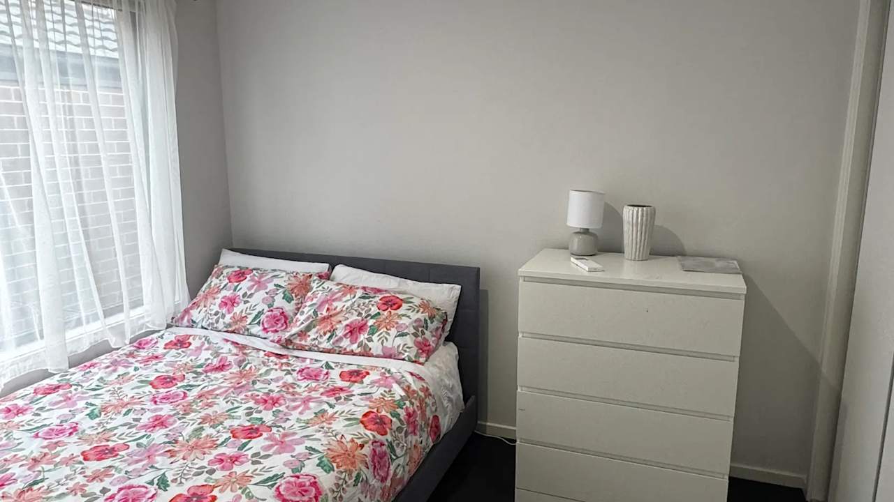 Room in a share house