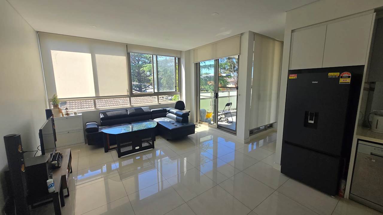 Furnished room with ensuite in a flatshare