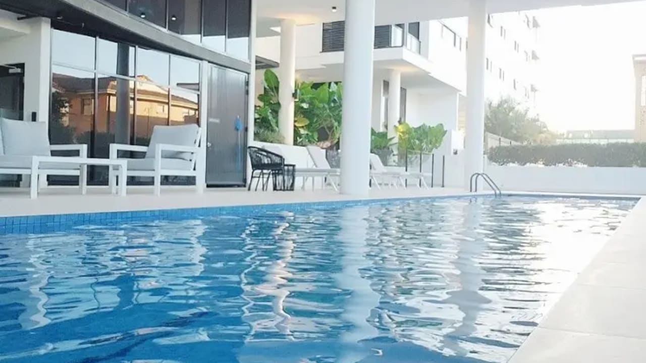 Furnished room with ensuite in a flatshare