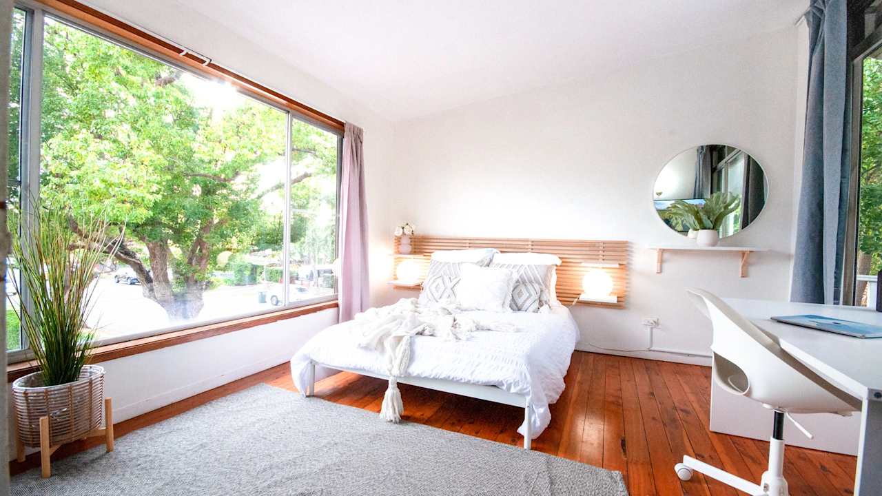 Furnished room in a share house