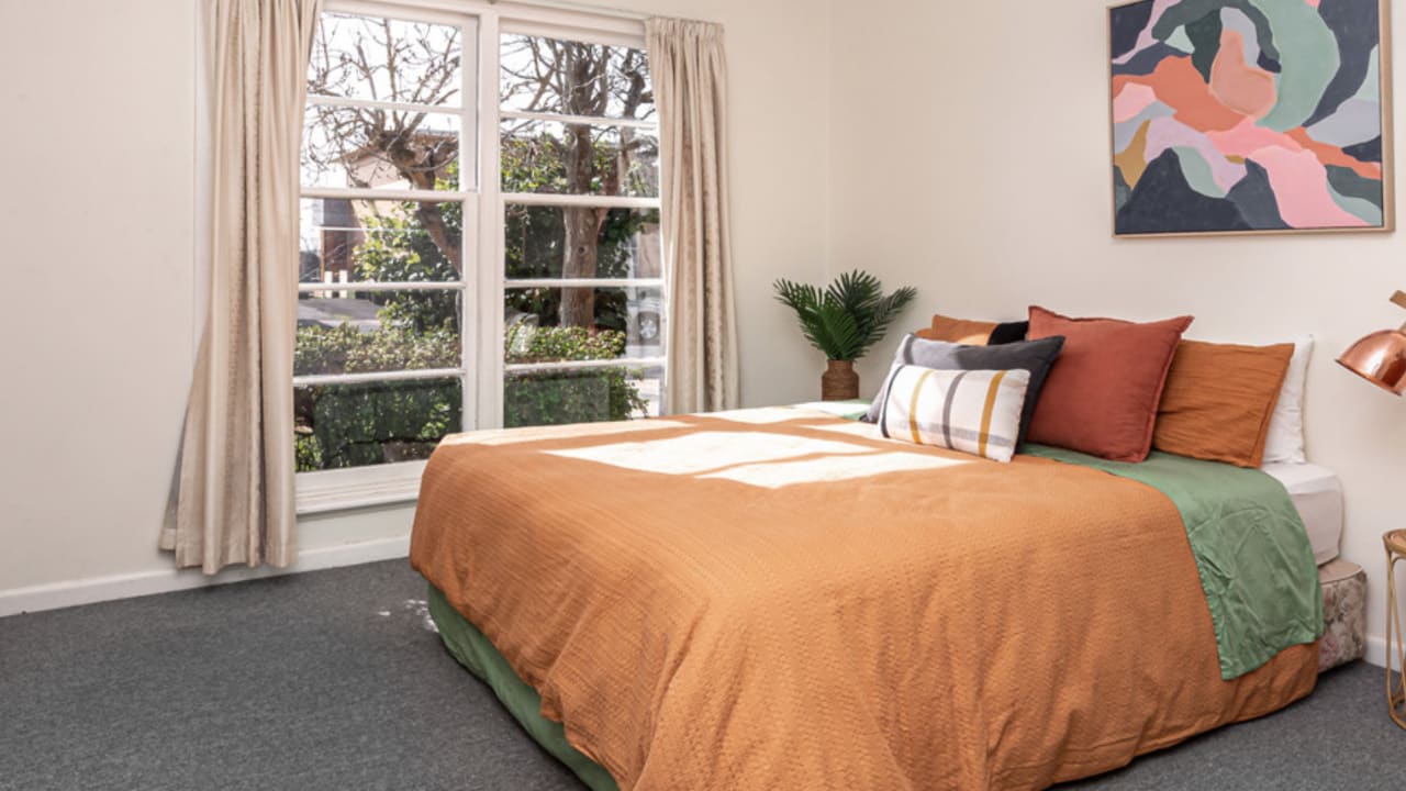 Furnished room in a share house