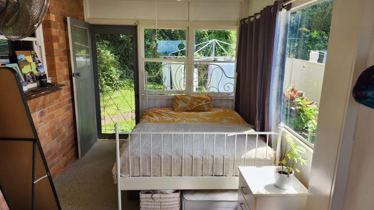 Furnished room in a share house