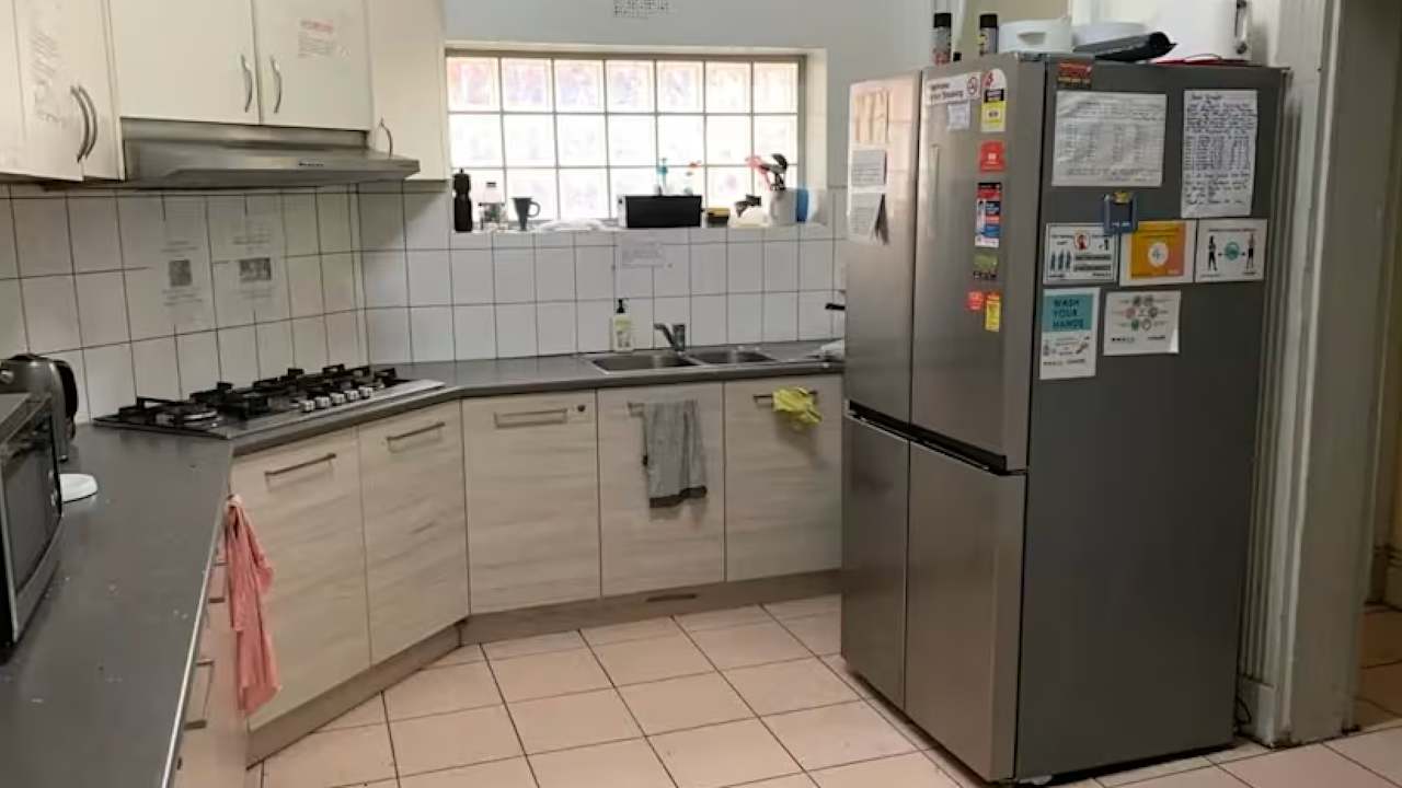 Furnished room in a flatshare