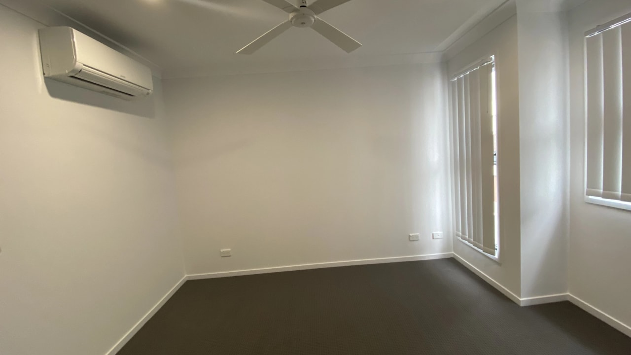 Unfurnished room in a share house