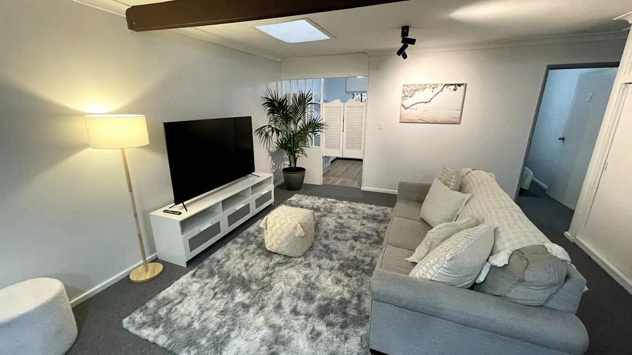 Whole property with 3 rooms for rent