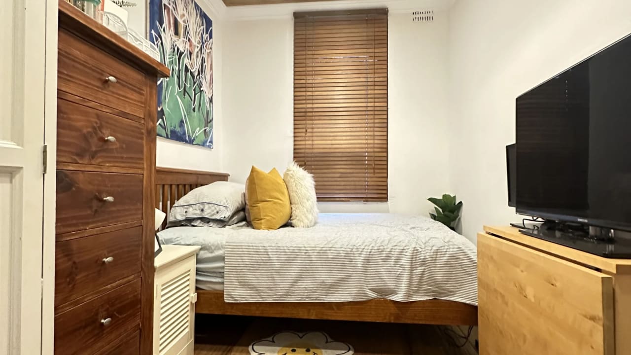 Furnished room in a share house