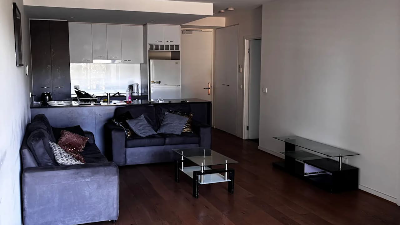 Unfurnished room with ensuite in a flatshare