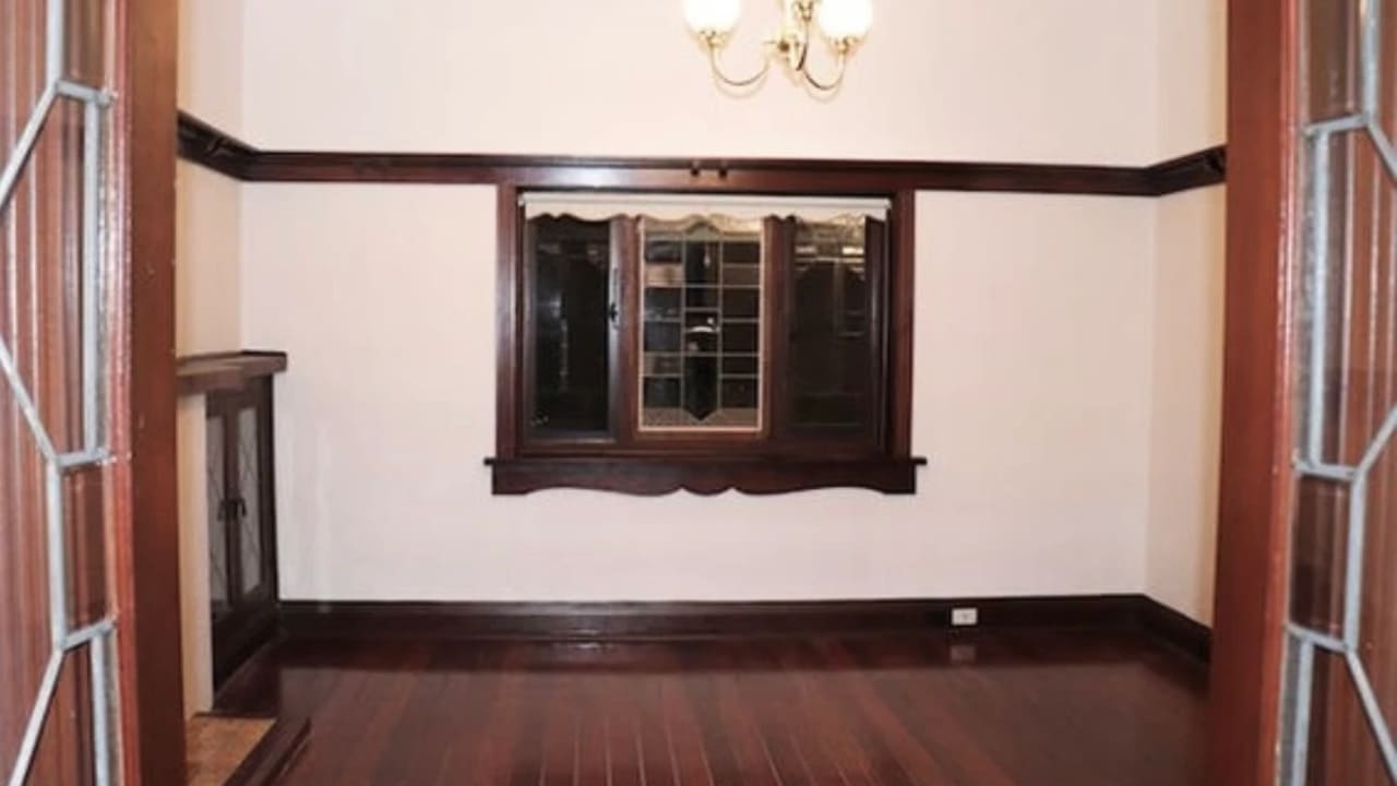 Room in a share house