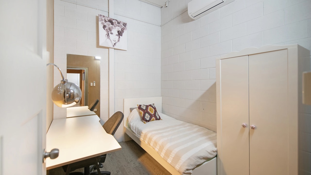 Furnished room in a share house