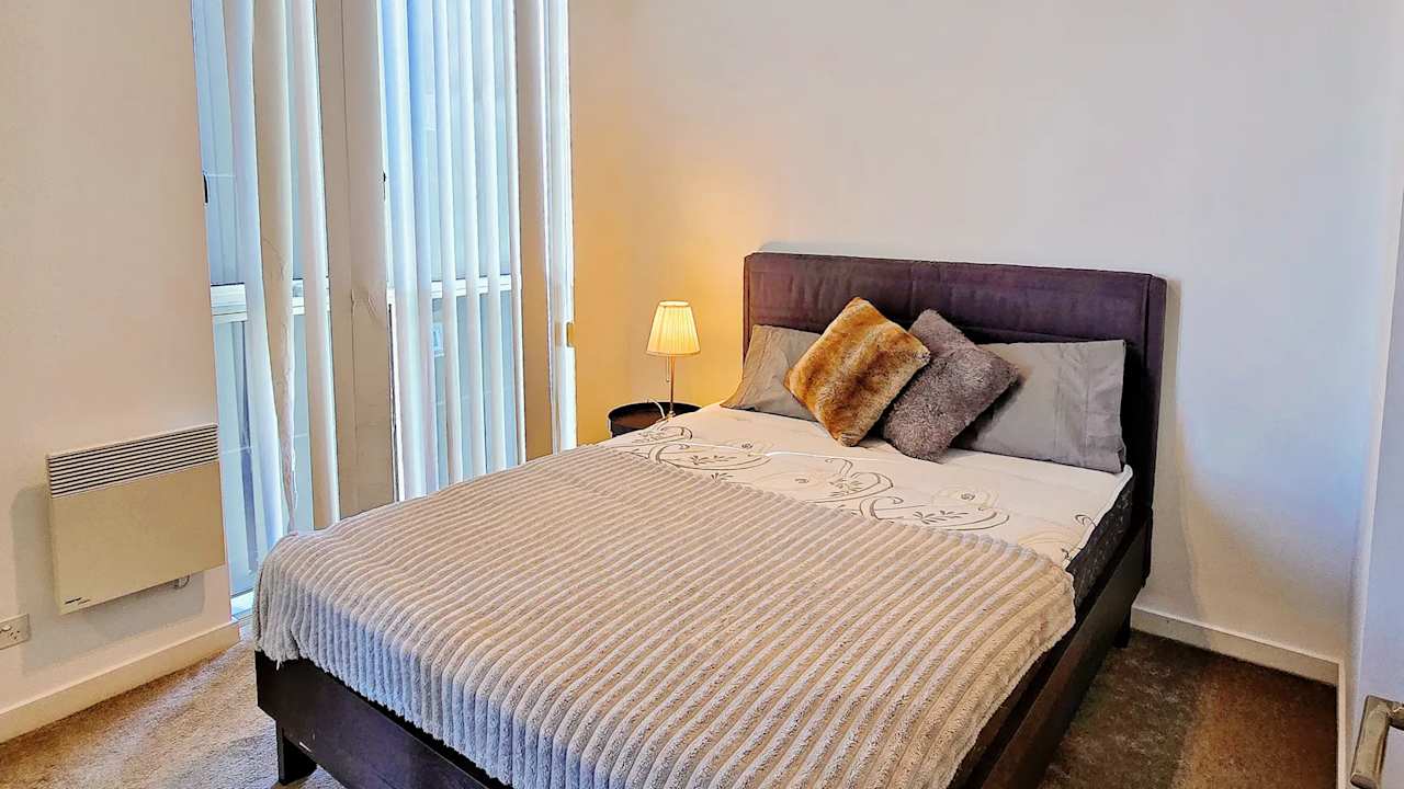 Furnished room in a flatshare
