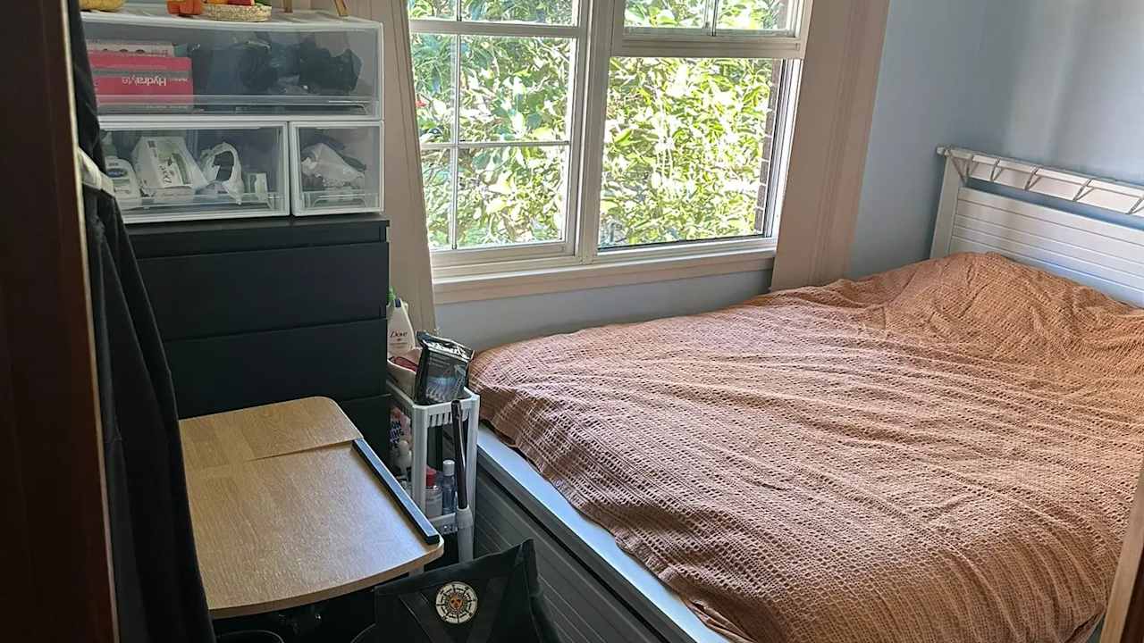 Furnished room in a share house