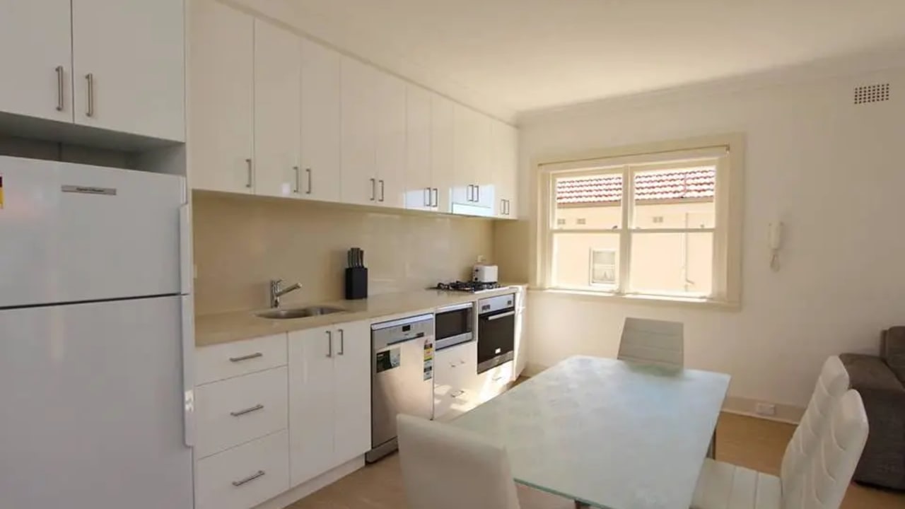 Whole property with 4 rooms for rent