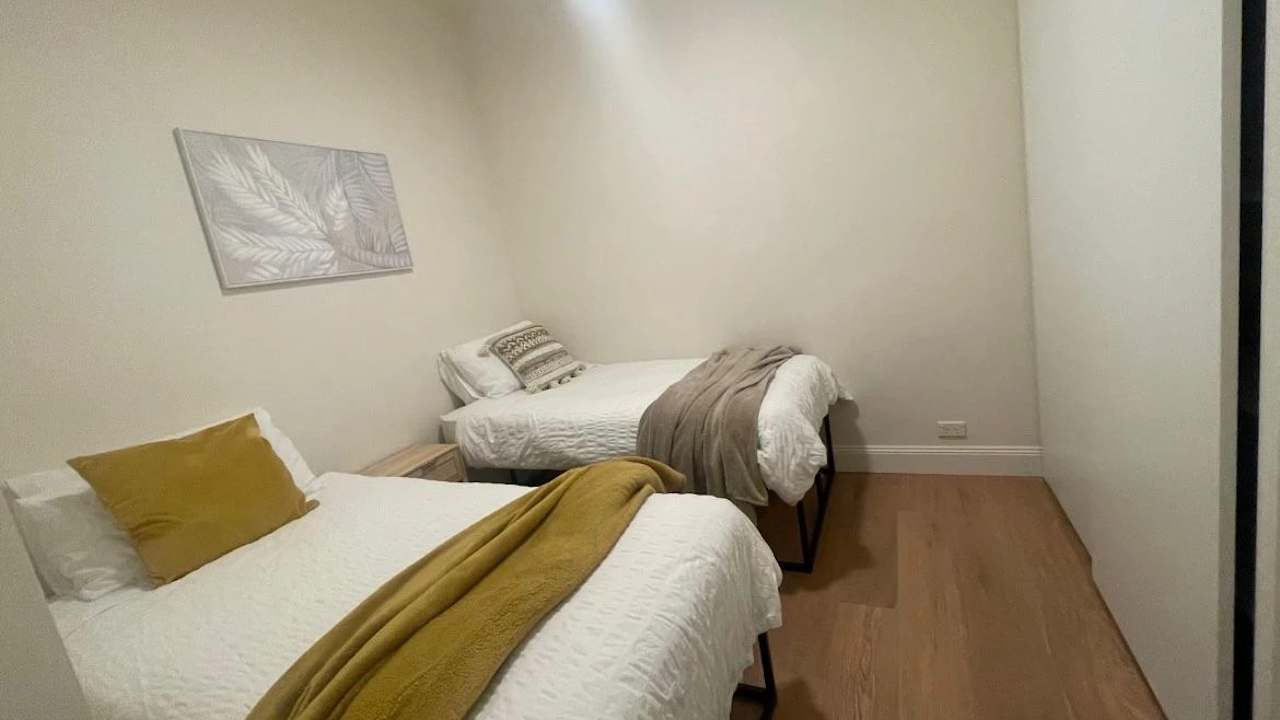 Furnished room in a flatshare