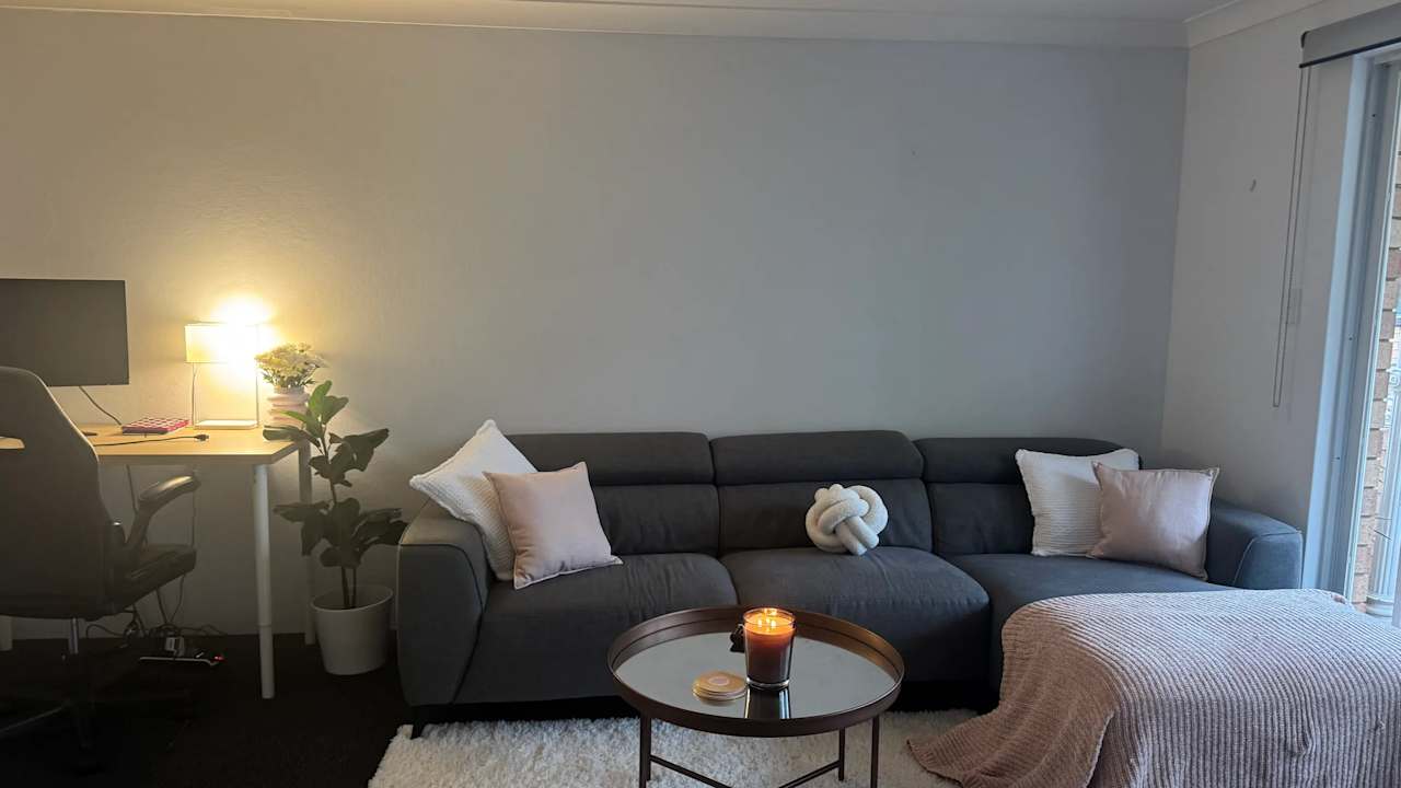 Furnished room in a flatshare