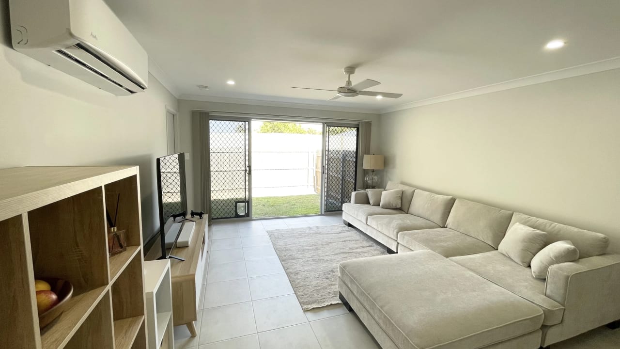 Room in a share house