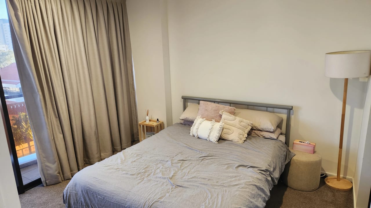 Furnished room with ensuite in a flatshare