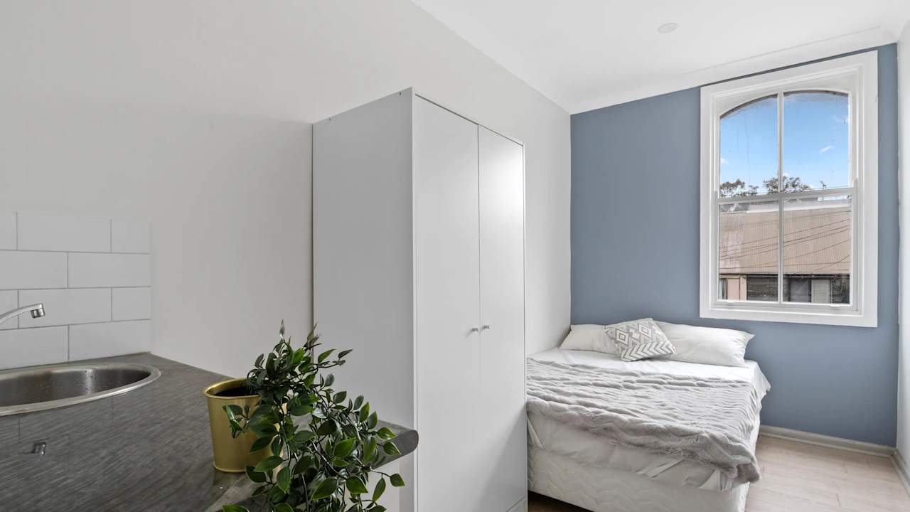 Furnished room in a share house