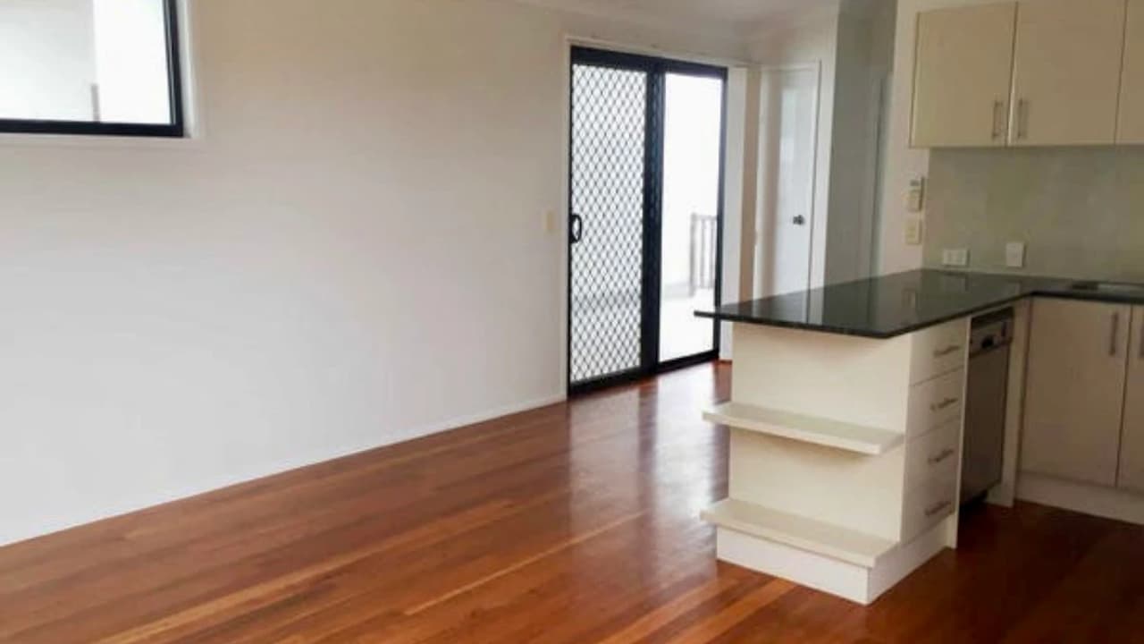 Unfurnished room with ensuite in a flatshare