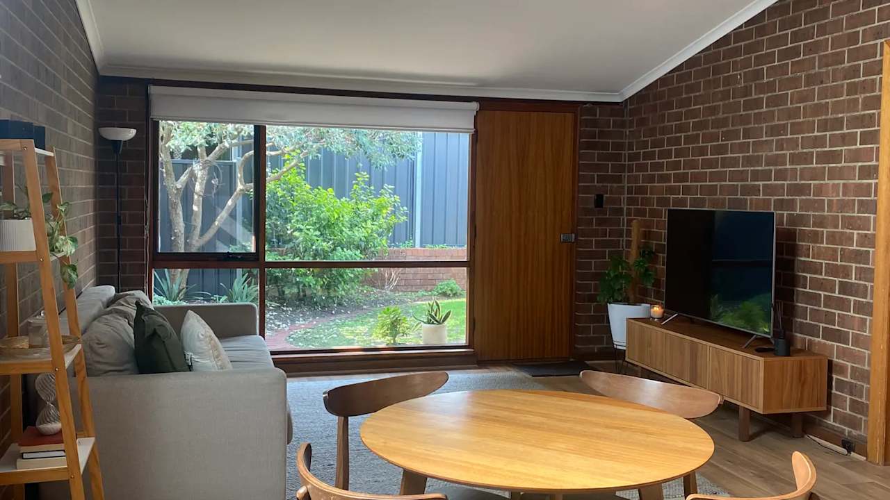 Unfurnished room in a flatshare