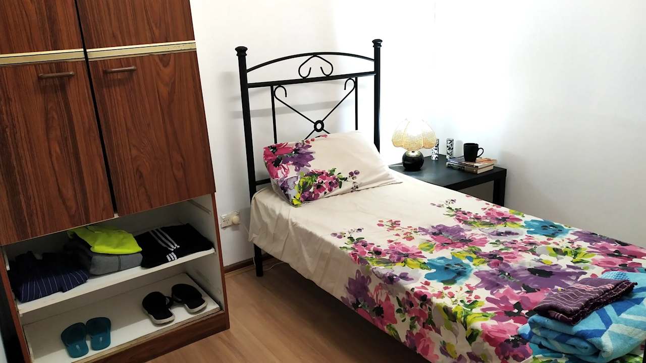 Furnished room in a share house