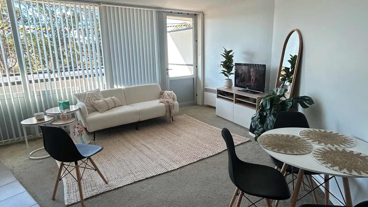 Unfurnished room in a flatshare