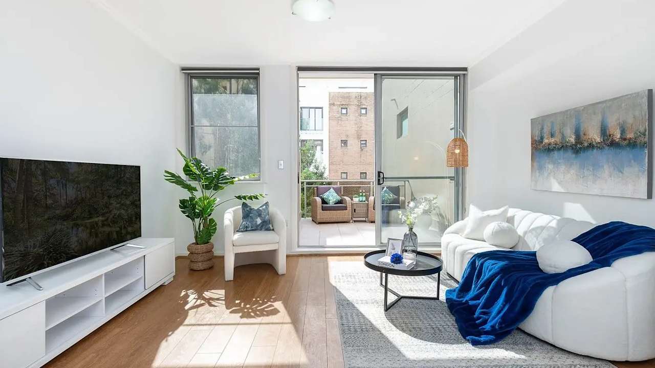 Unfurnished room with own bathroom