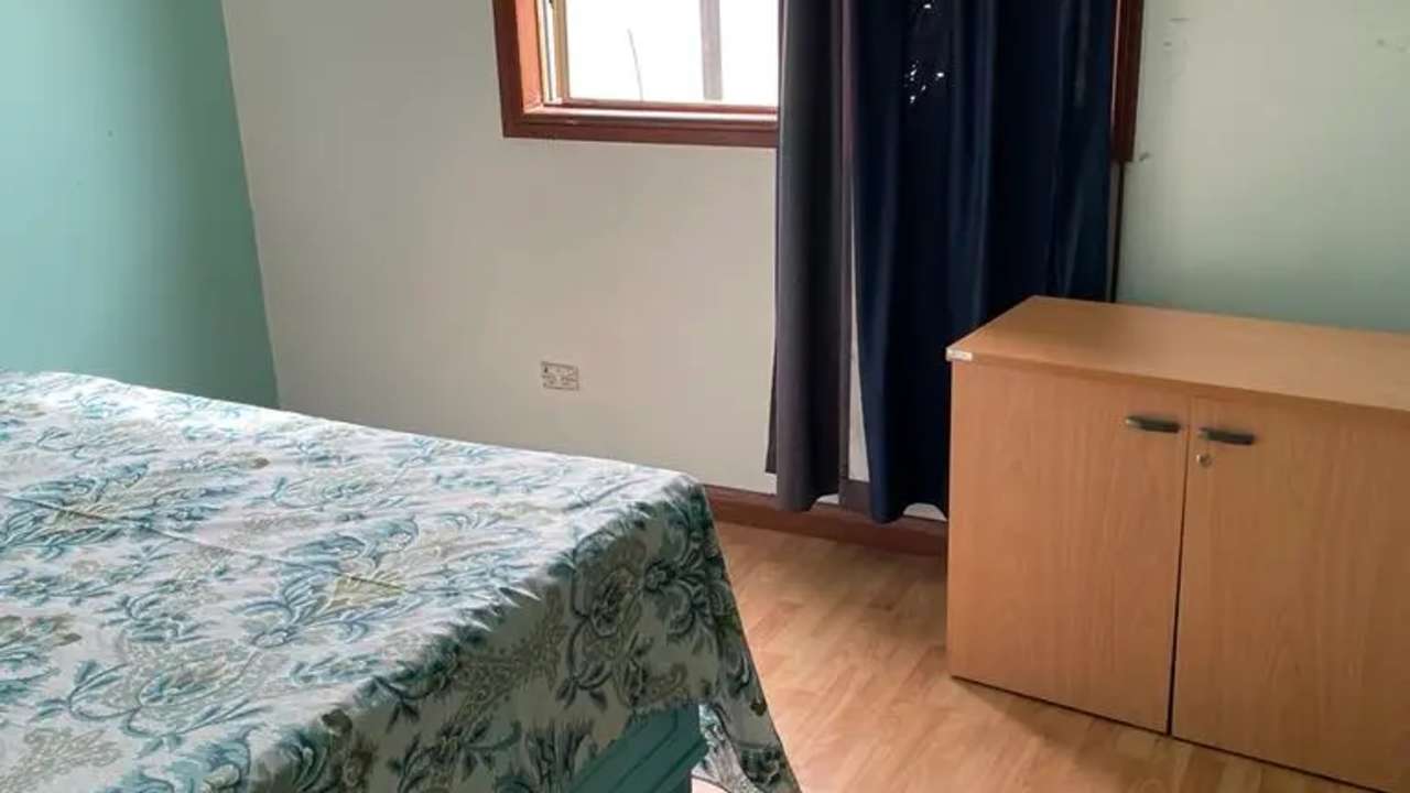 Furnished room in a share house
